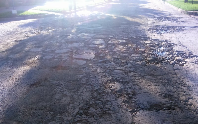 Es deplorable el estado del pavimento de Córdoba y 9 de Julio