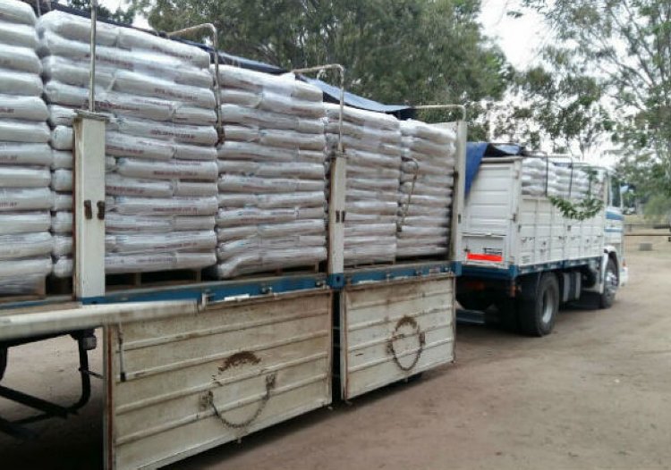Entregan alimento balanceado a productores cordobeses