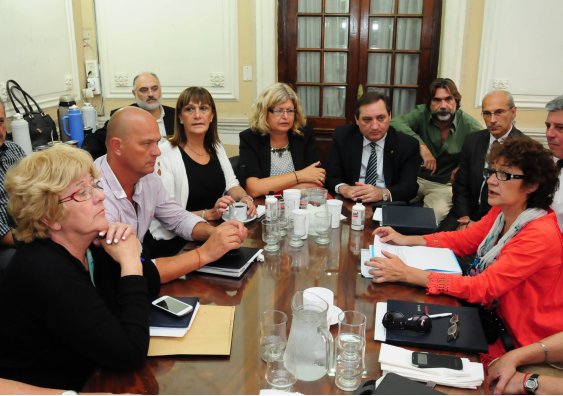 Los docentes santafesinos recibieron una propuesta de mejora de entre el 31 y el 35 %
