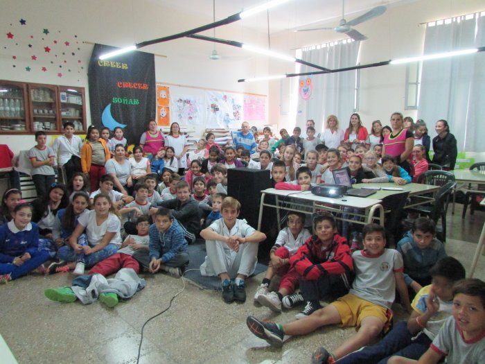 Charla sobre la alimentación saludable en la Escuela N° 559