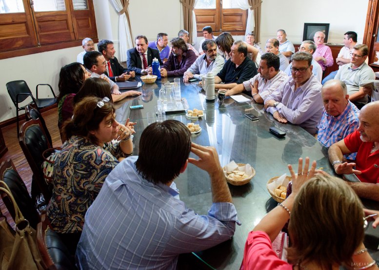 Cuarto intermedio entre los Intendentes y FESTRAM