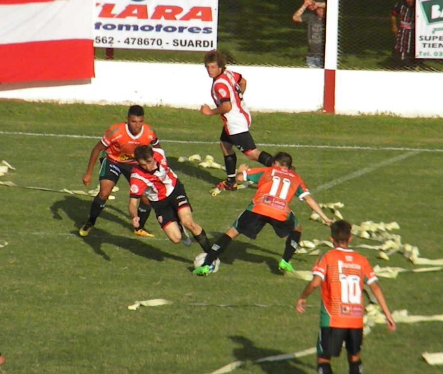 La Liga: Sportivo y Devoto picaron en punta