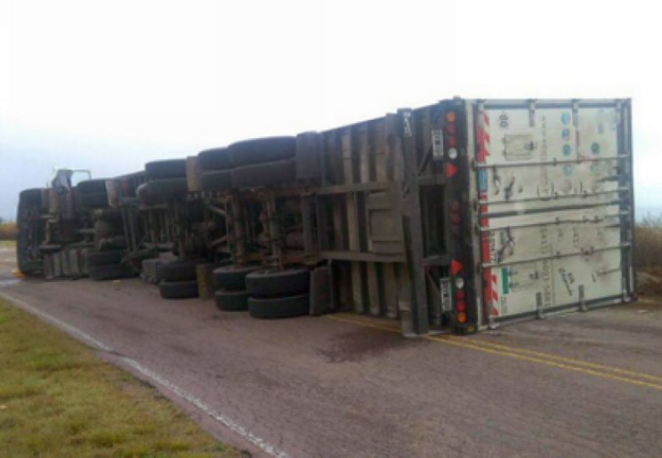 Camión de Morteros volcó en Santiago del Estero