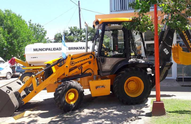 Brinkmann: Presentaron nueva maquinaria municipal