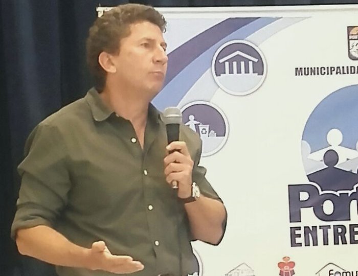 Sanmartino pidió el compromiso de todos para superar la urgencia