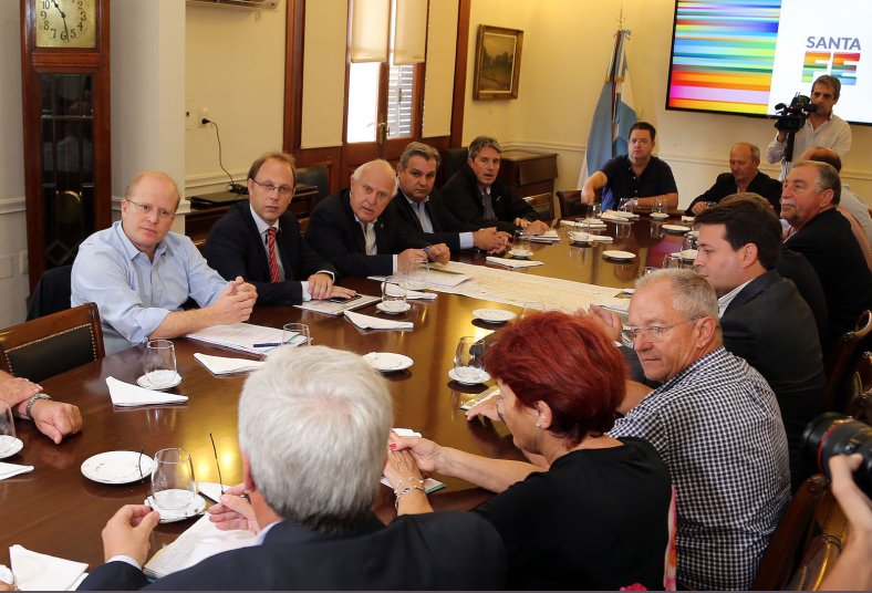 Lifchitz analizó la situación hídrica con dirigentes de Carsfe