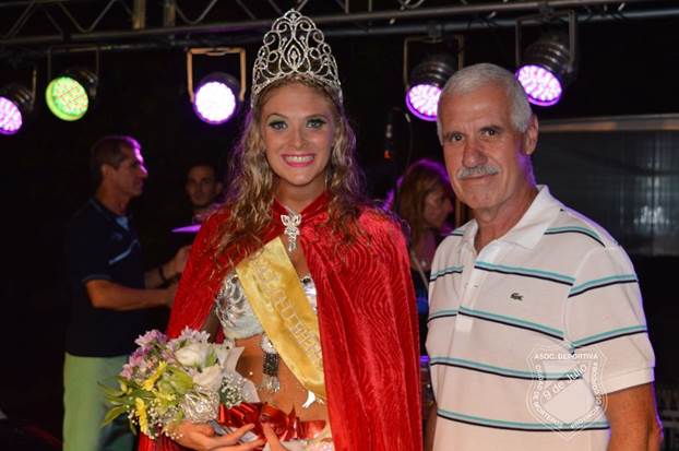 Estefanía Milanesio fue elegida reina de Comparsa Salgueiro