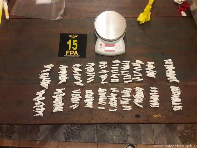 Brinkmann: Dos detenidos con más de 200 envoltorios de cocaína