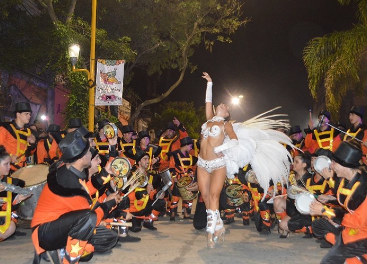 Más de 8 mil personas en los Fabulosos Carnavales Sunchalenses
