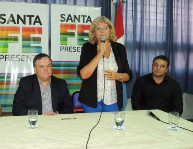 San Cristóbal: La Ministra Balagué entregó aportes del FANI