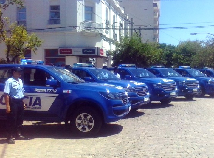 Entregaron móviles a las comisarías de Brinkmann y Morteros