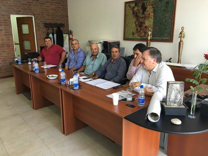 El Ministro Garibay se reunió con Comités de Cuencas