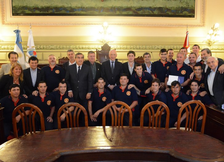 Reconocieron a 20 Bomberos que estuvieron en Chile