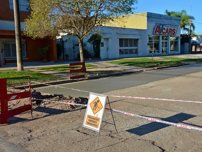 Concretaron obras de ripio y bacheo en calles de Morteros