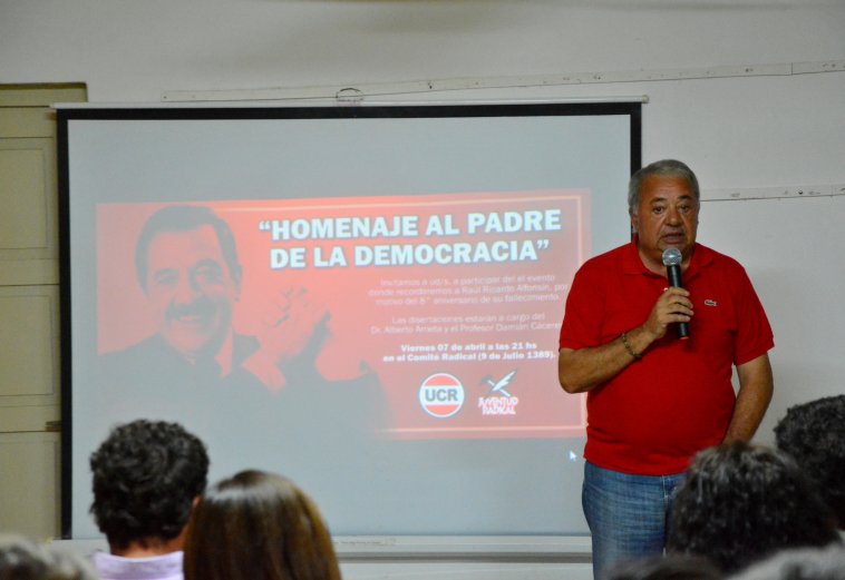La UCR de Morteros honró la figura de Raúl Alfonsín