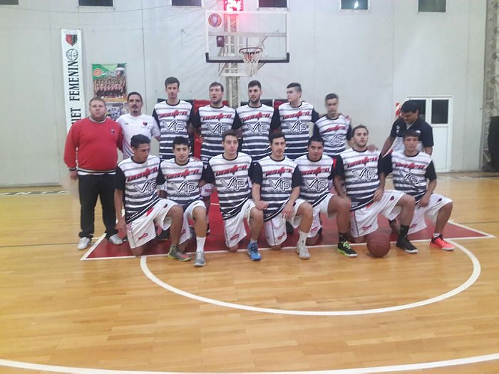Interasociativo: Centro se quedó con el clásico y es único líder