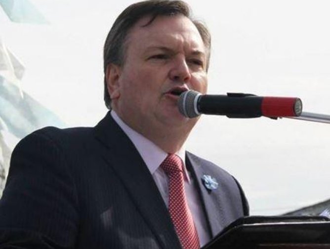 Michlig se solidarizó con la docente ceresina
