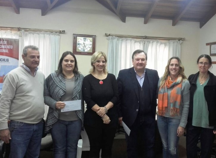 Michlig entregó fondos a instituciones de Villa Trinidad