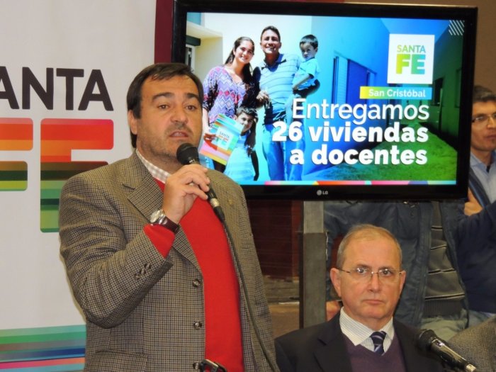 Entregaron viviendas para docentes de San Cristóbal