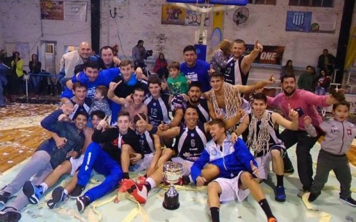 Noroeste: Racing se consagró en el Súper 4