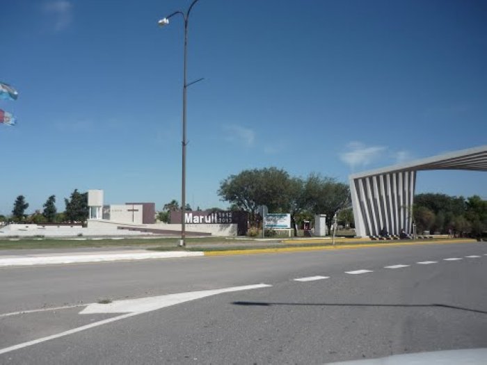 Dos lesionados en un accidente en Marull