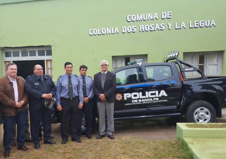 Siguen entregando móviles a localidades del departamento