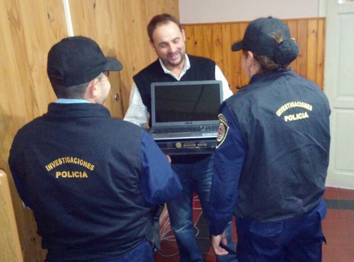 Entregaron una notebook a la Comisaría de Brinkmann