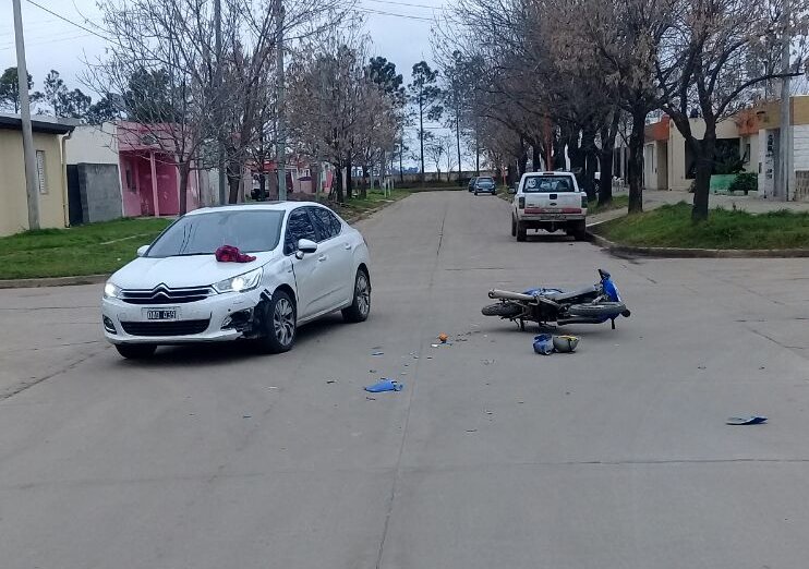 Motociclista con heridas reservadas en un accidente en Porteña