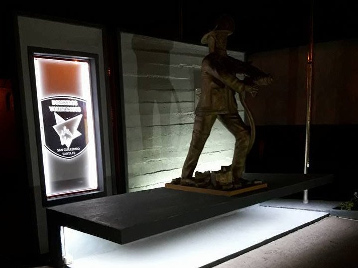 San Guillermo: Inauguraron el Monumento al Bombero