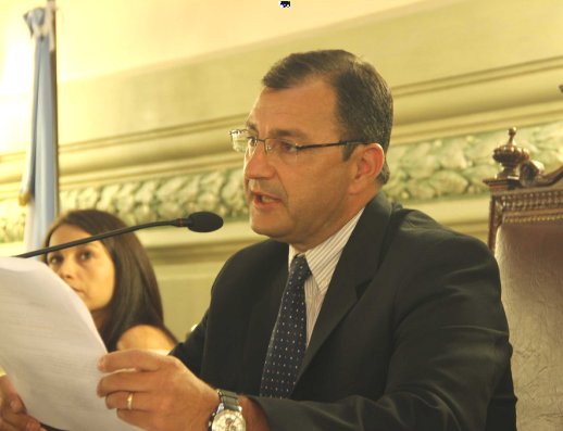 Martino dijo estar impactado negativamente por el acuerdo UCR-PRO
