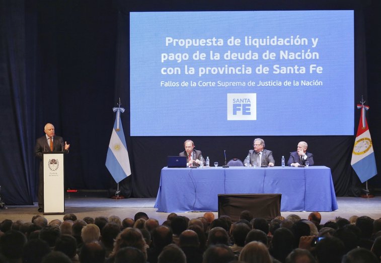 Santa Fe presentó la propuesta para que la Nación pague su deuda