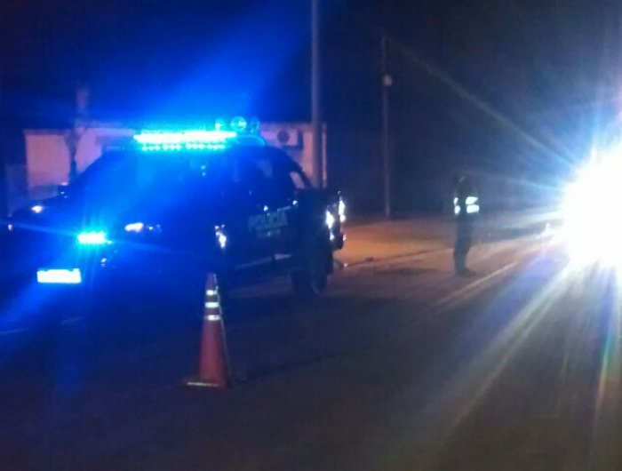 San Guillermo: Dos jóvenes lesionados al chocar con un árbol