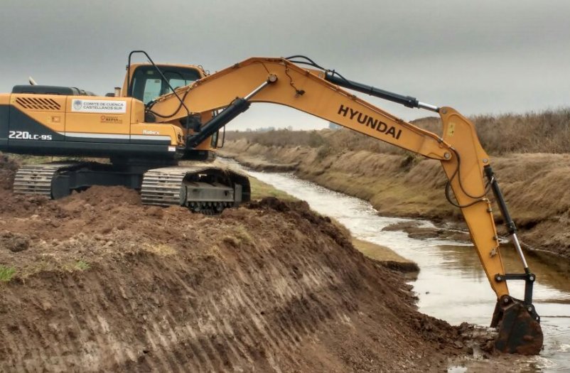 Comenzaron obras hídricas en el departamento Castellanos