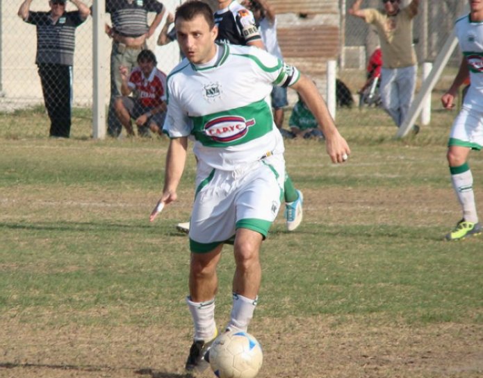 De goleador a técnico: Mari asume en Devoto