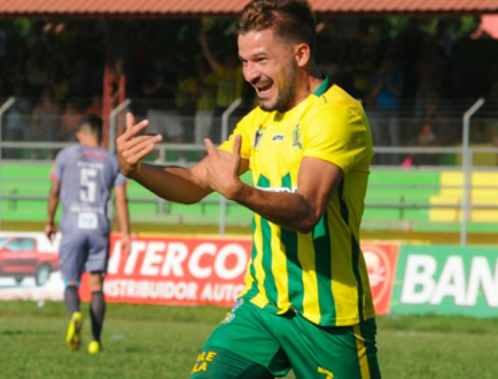 Juniors revolucionó el mercado con las incorporaciones de Reinaudo y Wasinger