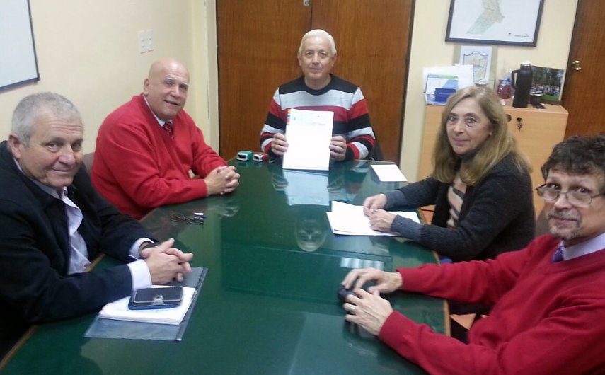 Entregan fondos para recuperar el arbolado público
