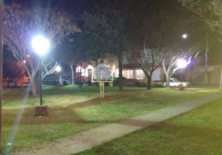 Ceres: Cambian luminarias en distintas plazas de la ciudad