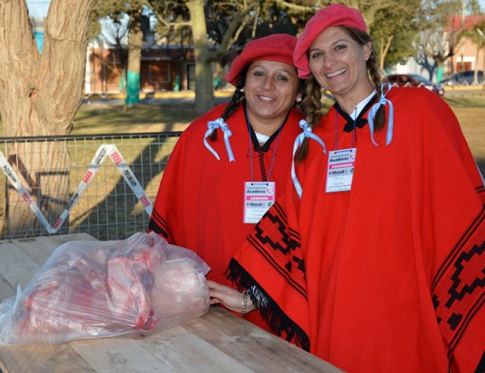 Equipo de La Paquita ganó certamen de asadoras en Marull