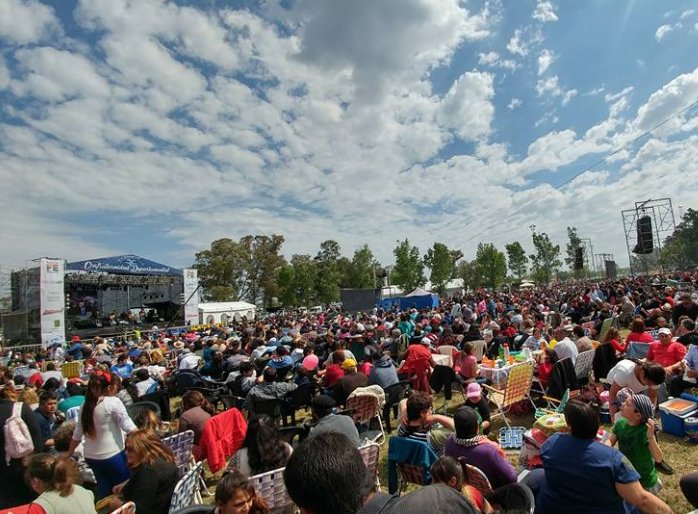 Lifzchitz entregó aporte para la Fiesta de la Confraternidad