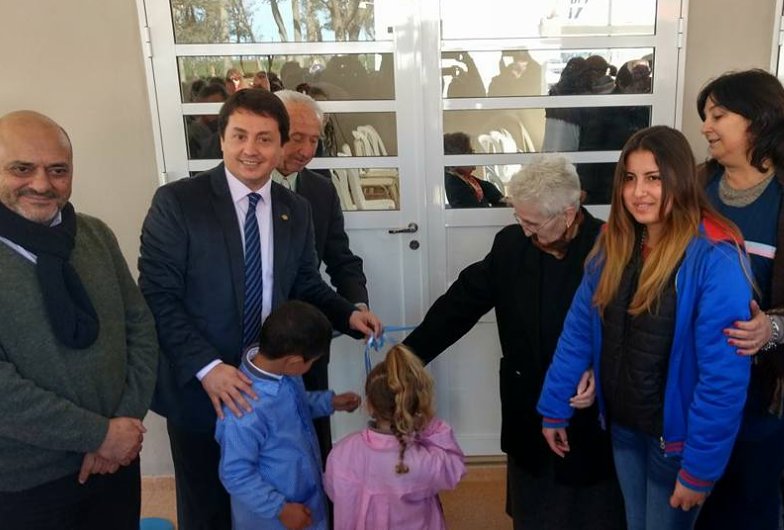 Porteña: Inauguraron SUM en escuela rural