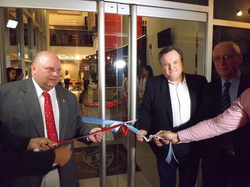 Mutual de Sportivo inauguró su imponente edificio