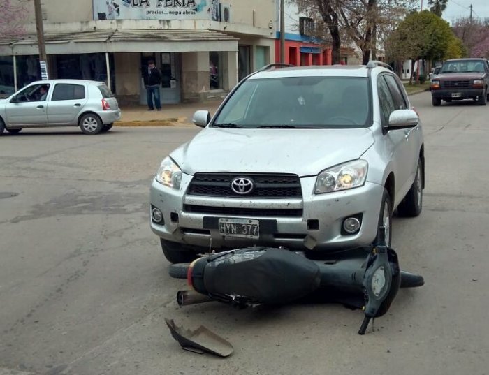 Motociclista con lesiones reservadas en un accidente en Brinkmann