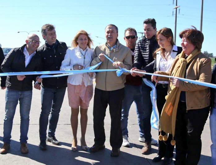 Schiaretti inauguró obras en la Ruta 1 en Vignaud y Porteña
