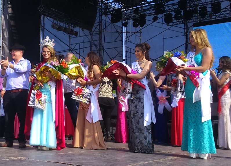 Marcia Oesquer la nueva reina de la Confraternidad