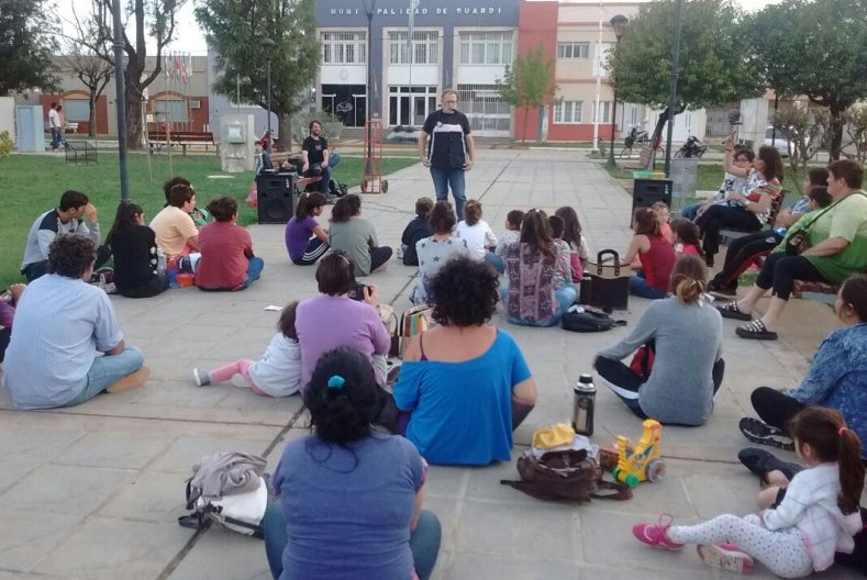 Suardi: Se desarrolló un taller de narración oral