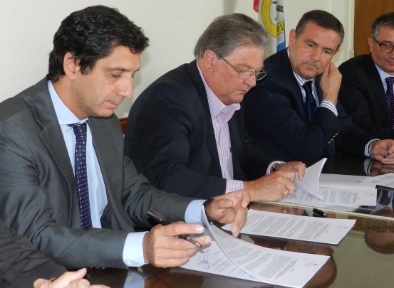 Fascendini firmó el convenio para la asistencia crediticia a tamberos