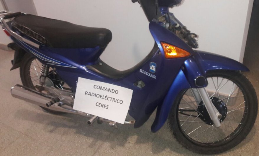 Dos detenidos por robar una moto en Ceres