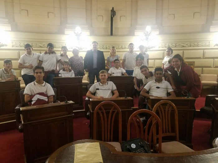 Alumnos de la Escuela 500 de Suardi visitaron el Senado