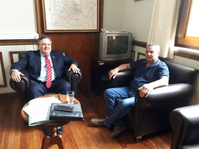 El Senador Michlig recibió al Pte. Comunal de Villa Trinidad
