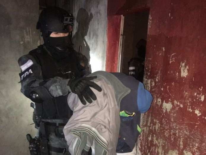 Allanaron domicilios y detuvieron a cuatro narcos en San Francisco